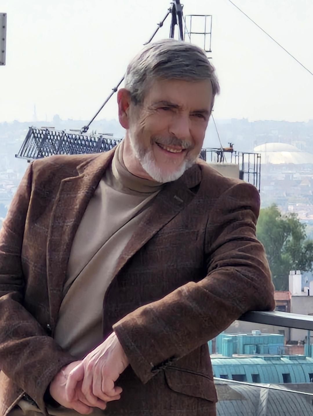 CARLOS MATA