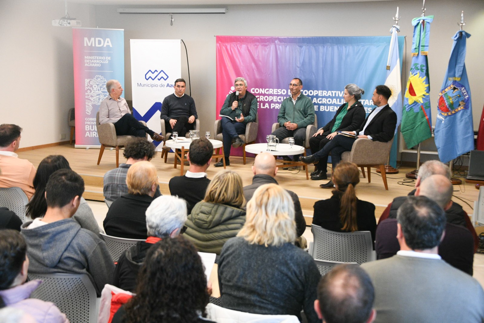 Rodríguez firma junto al titular del BAPRO