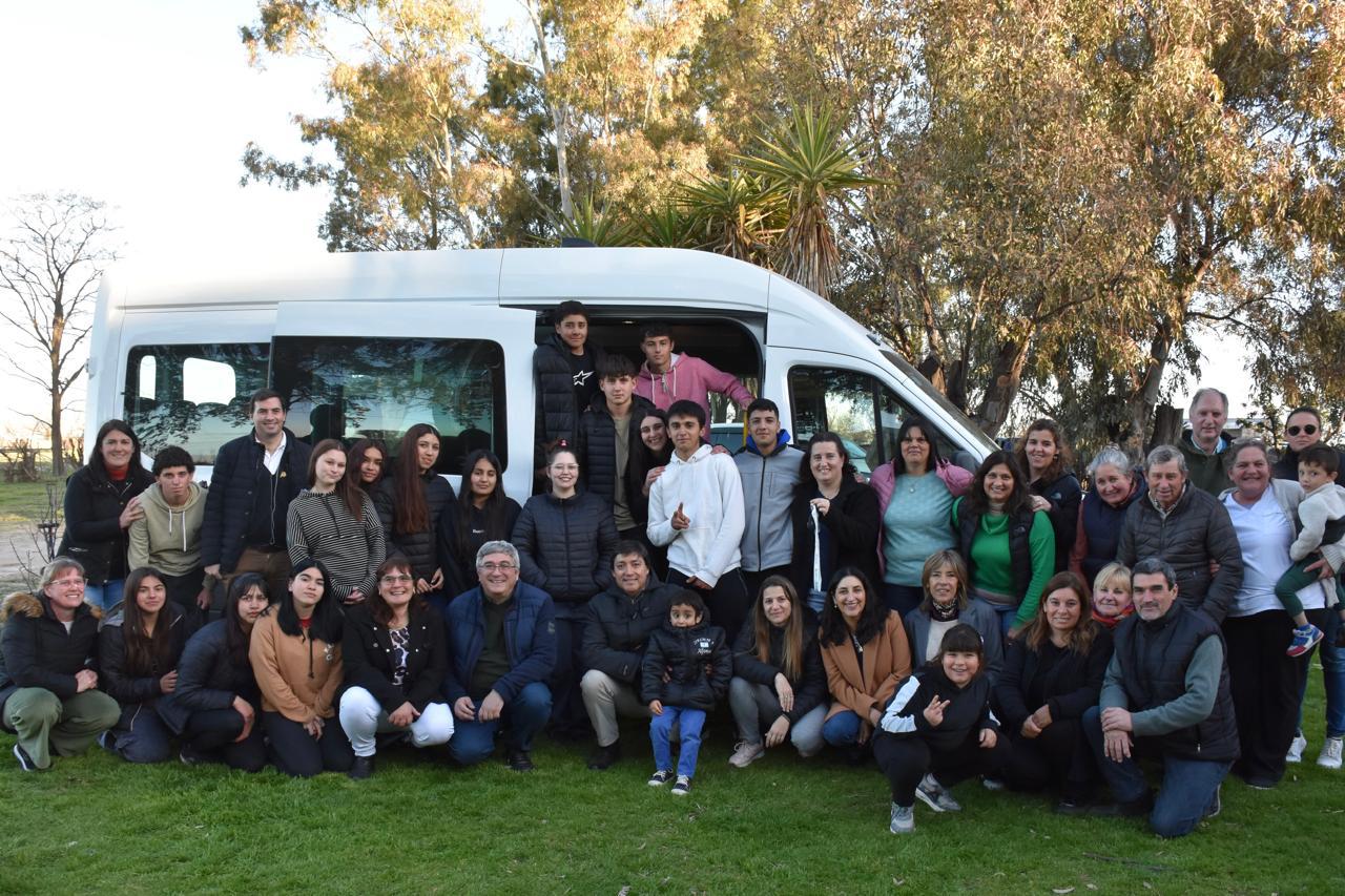 Rodríguez firma junto al titular del BAPRO