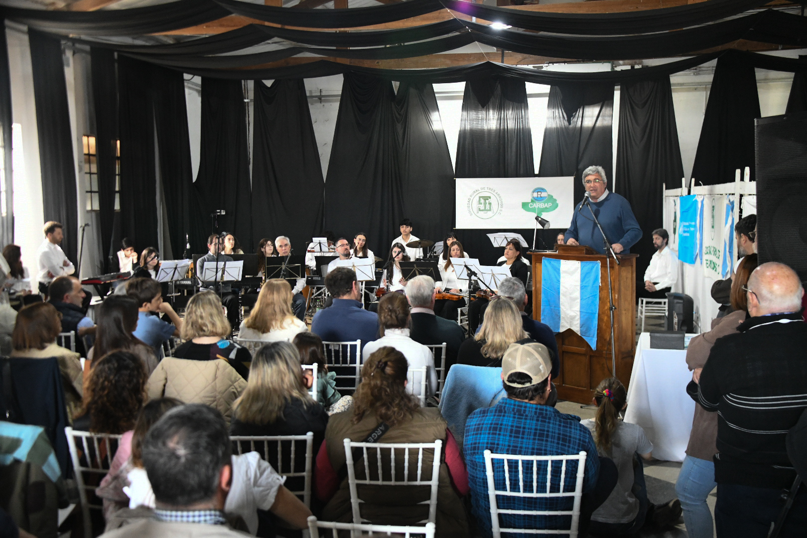 Rodríguez firma junto al titular del BAPRO