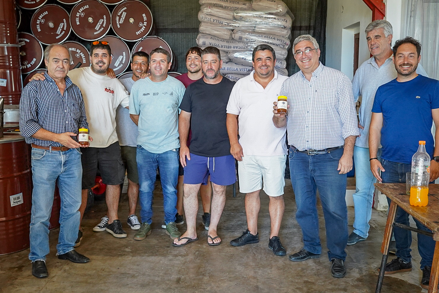 Rodríguez firma junto al titular del BAPRO