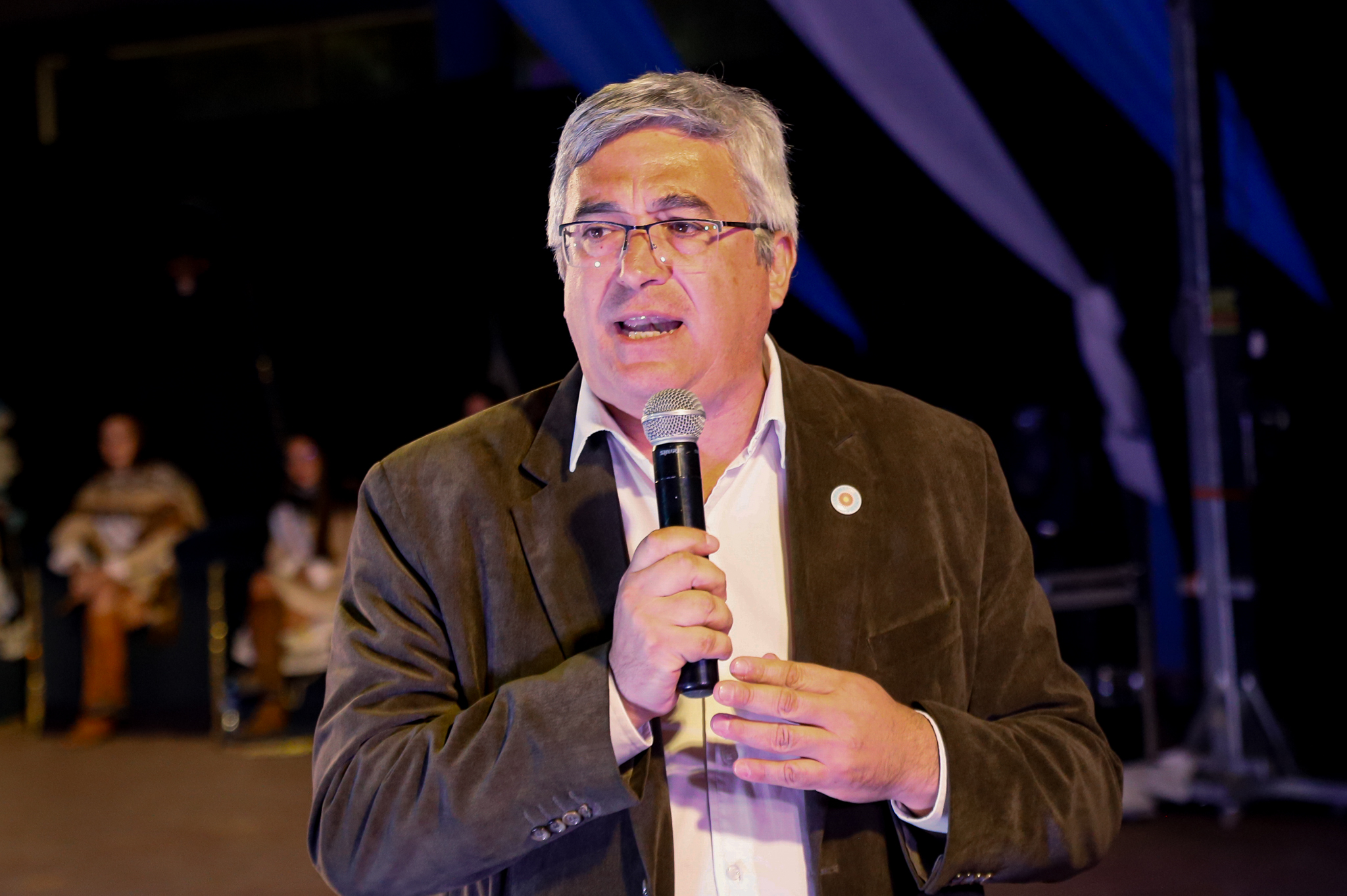 Rodríguez firma junto al titular del BAPRO