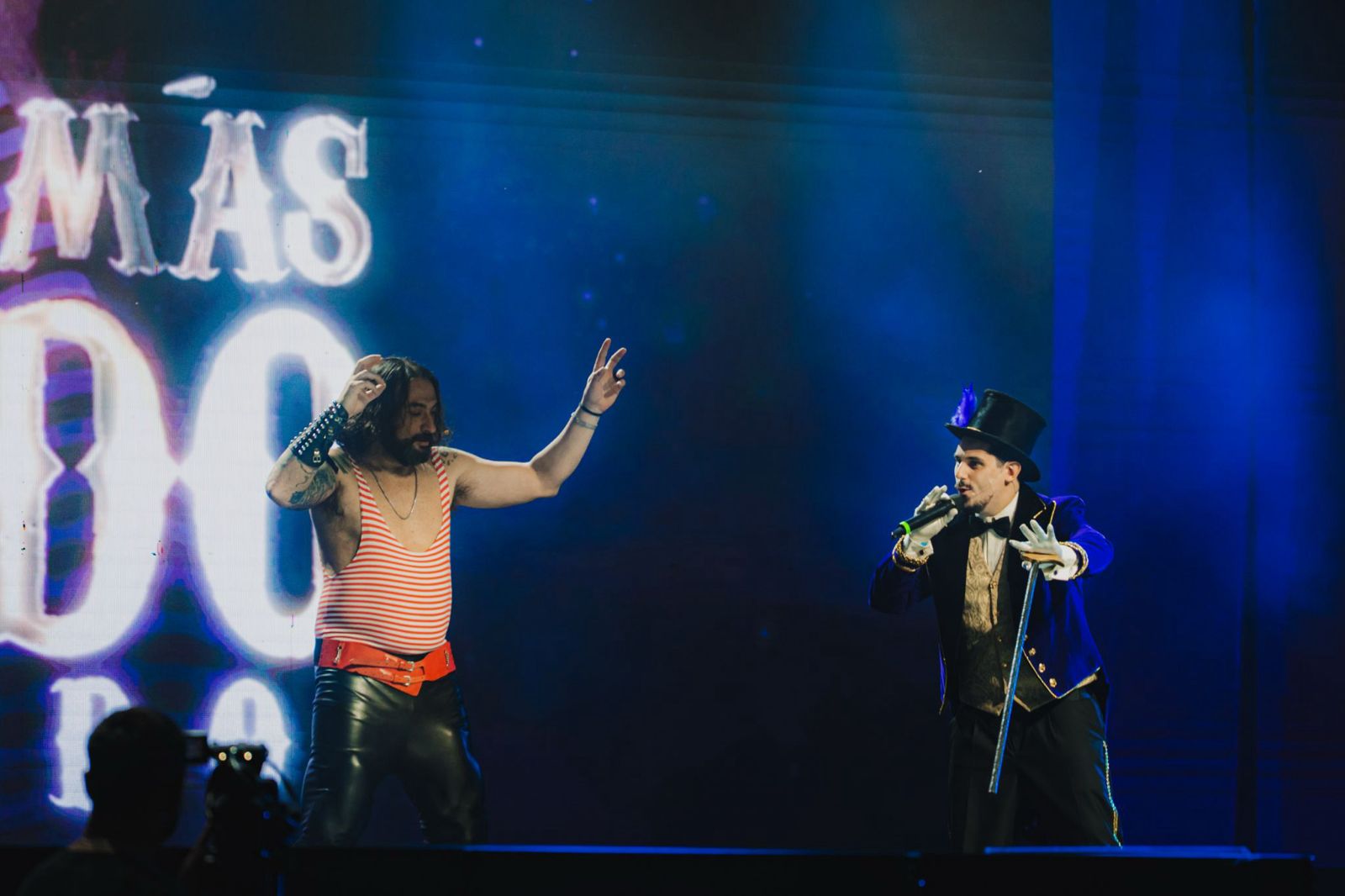 PAREN LA MANO: CIRCUS PAREN LA MANO: CIRCUS